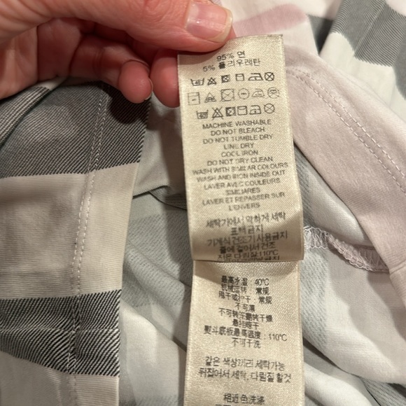 Burberry tee - Picture 5 of 5